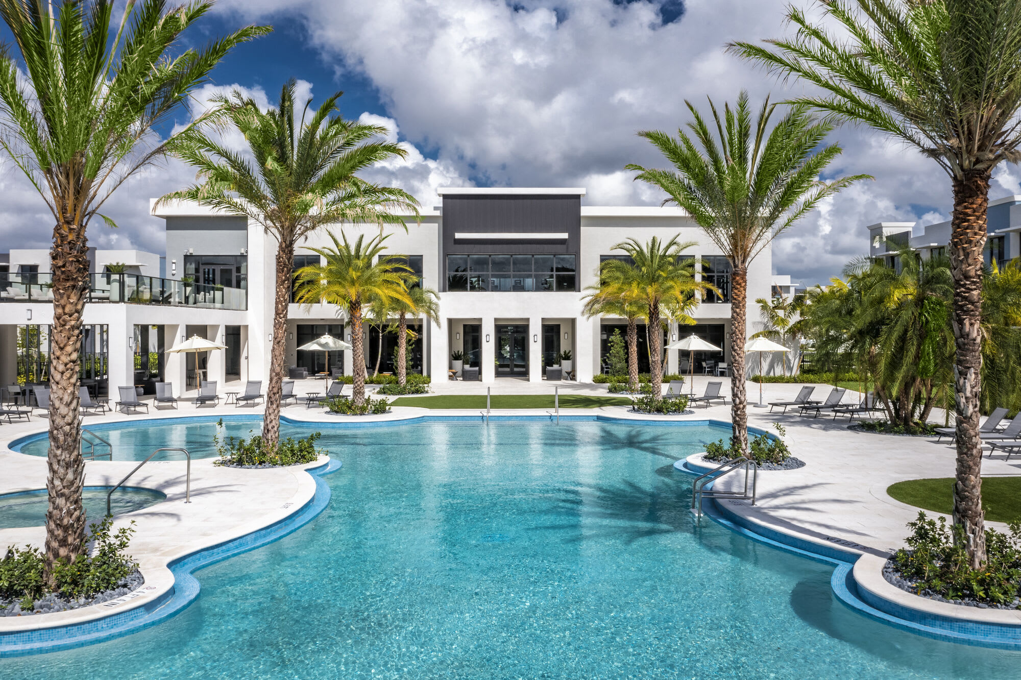 Manor Hialeah – photo 1