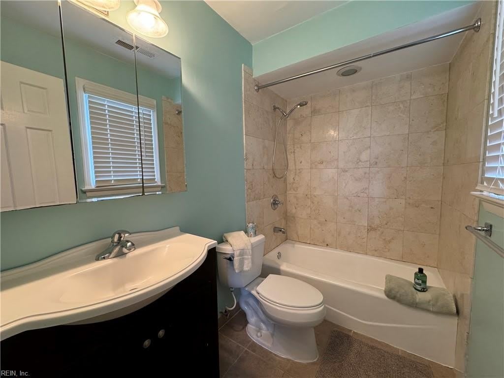 598 Pinewood Drive – photo 2