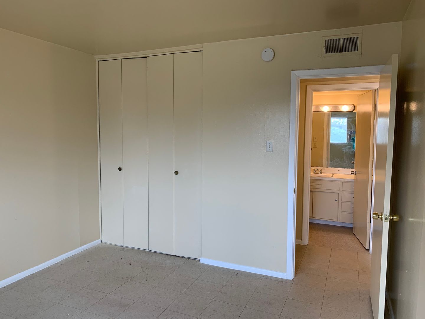 COZY DUPLEX, NEAR SHOPPING & 281! – photo 5