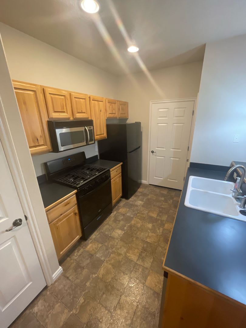 Beautiful Newly Renovated Townhome – photo 4