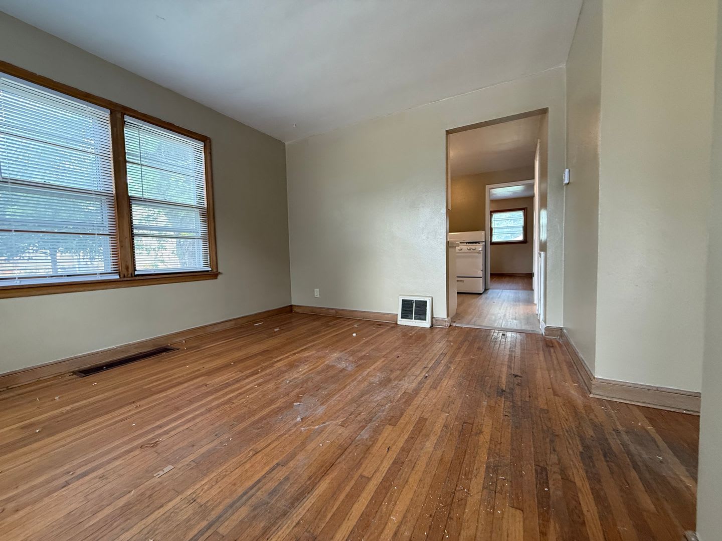 Great 2+ Bedroom Single Family Home off West 7th in St Paul – photo 4