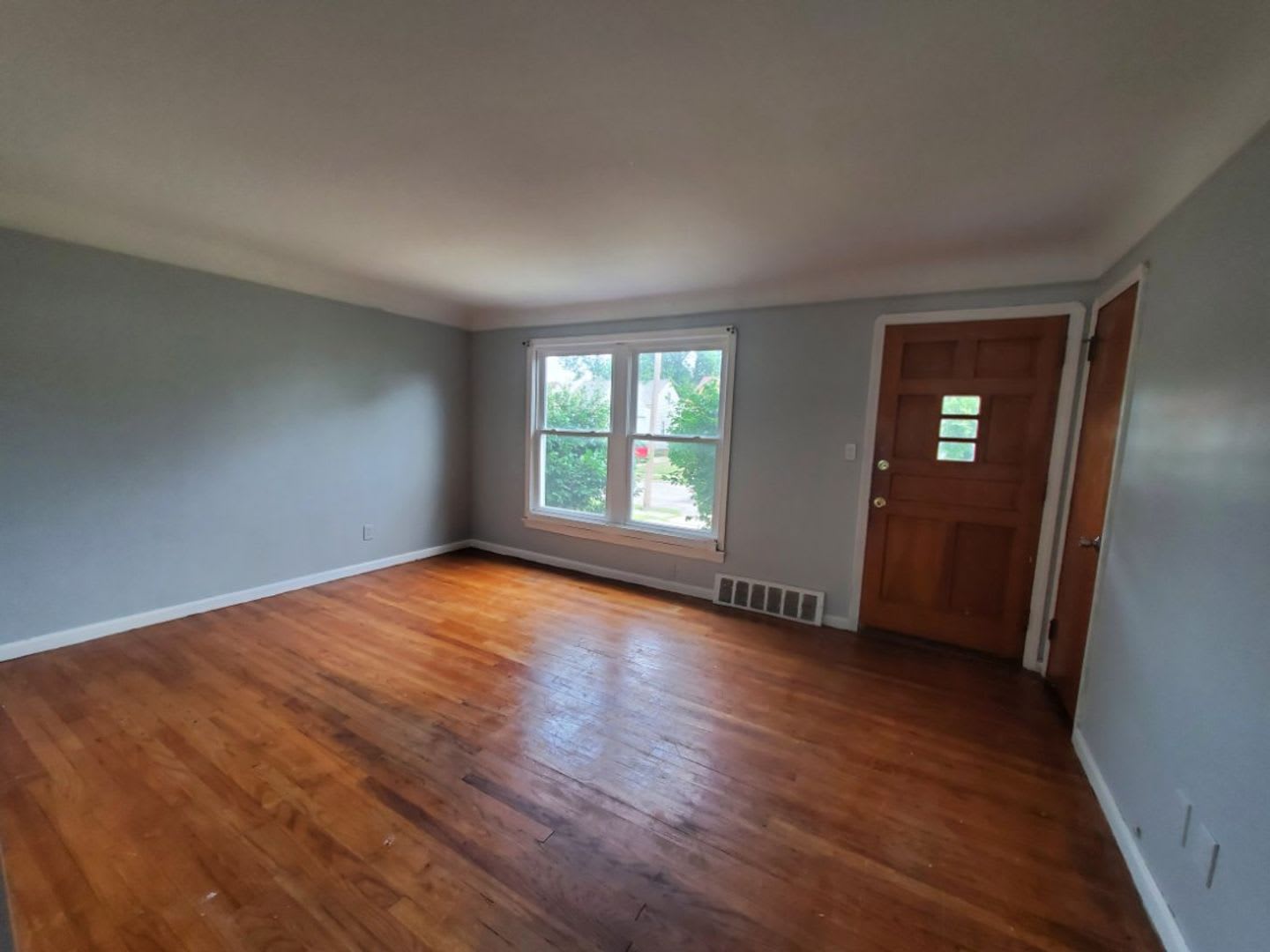 Charming 3-Bedroom Single Family Property in Prime Location – photo 5