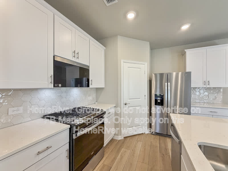 412 Dorothy Dr – photo 2