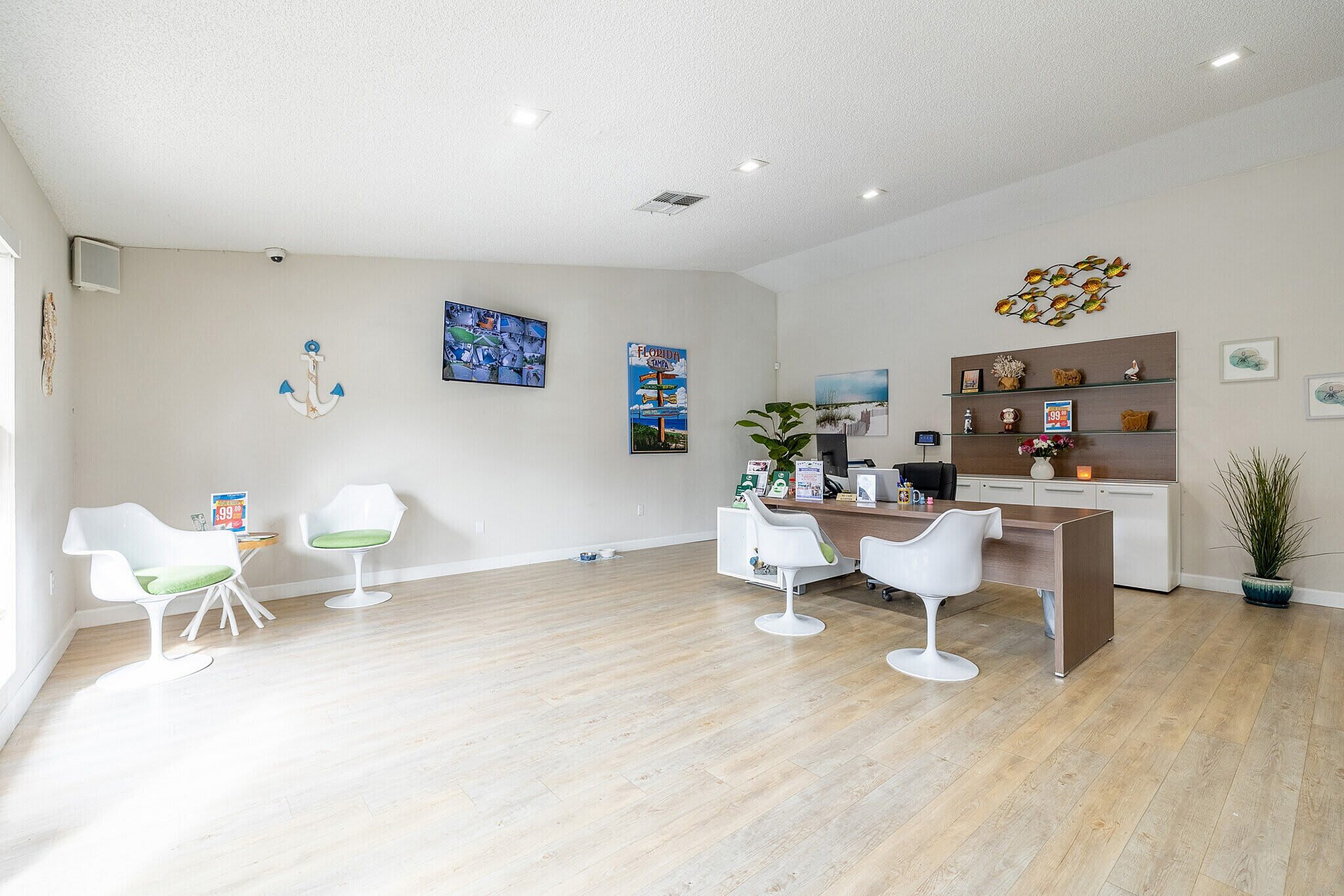 217 S Spring Boulevard – photo 4
