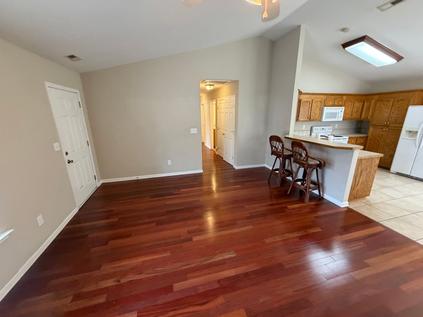 Room in 3 Bedroom Home at Ridge Ave – photo 4