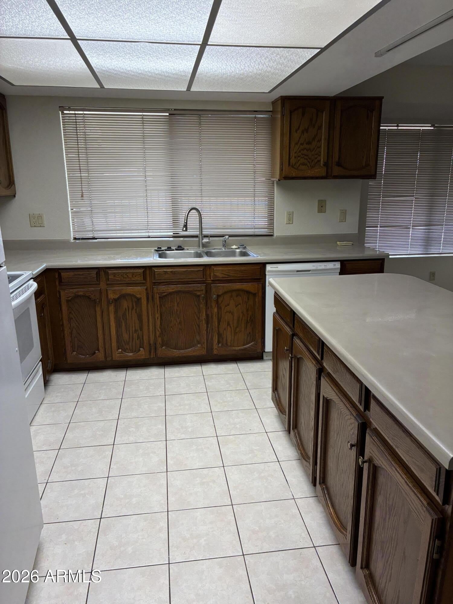 701 W SUMMIT Place – photo 4