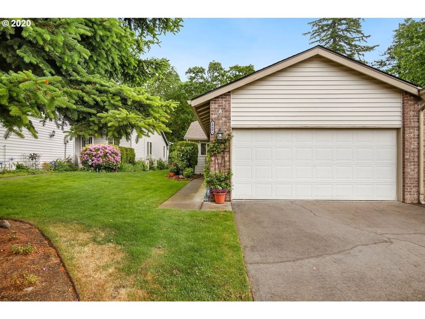 2 Bed 2 Bath Summerwood Village Condo! Move In Special! – photo 3