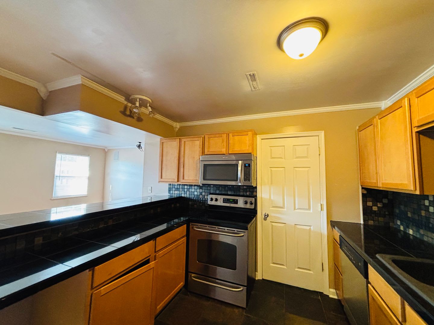 2 Bedroom 1 Bath Condo – photo 5