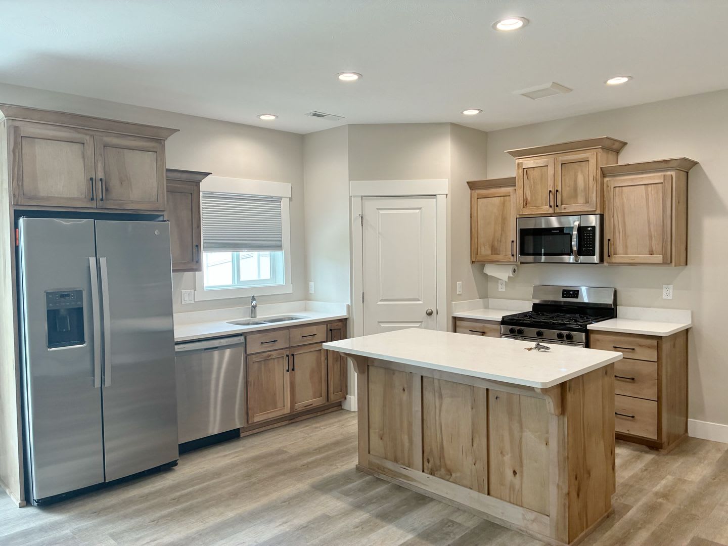 Beautiful new 3-bedroom, 2.5-bathroom townhome – photo 3