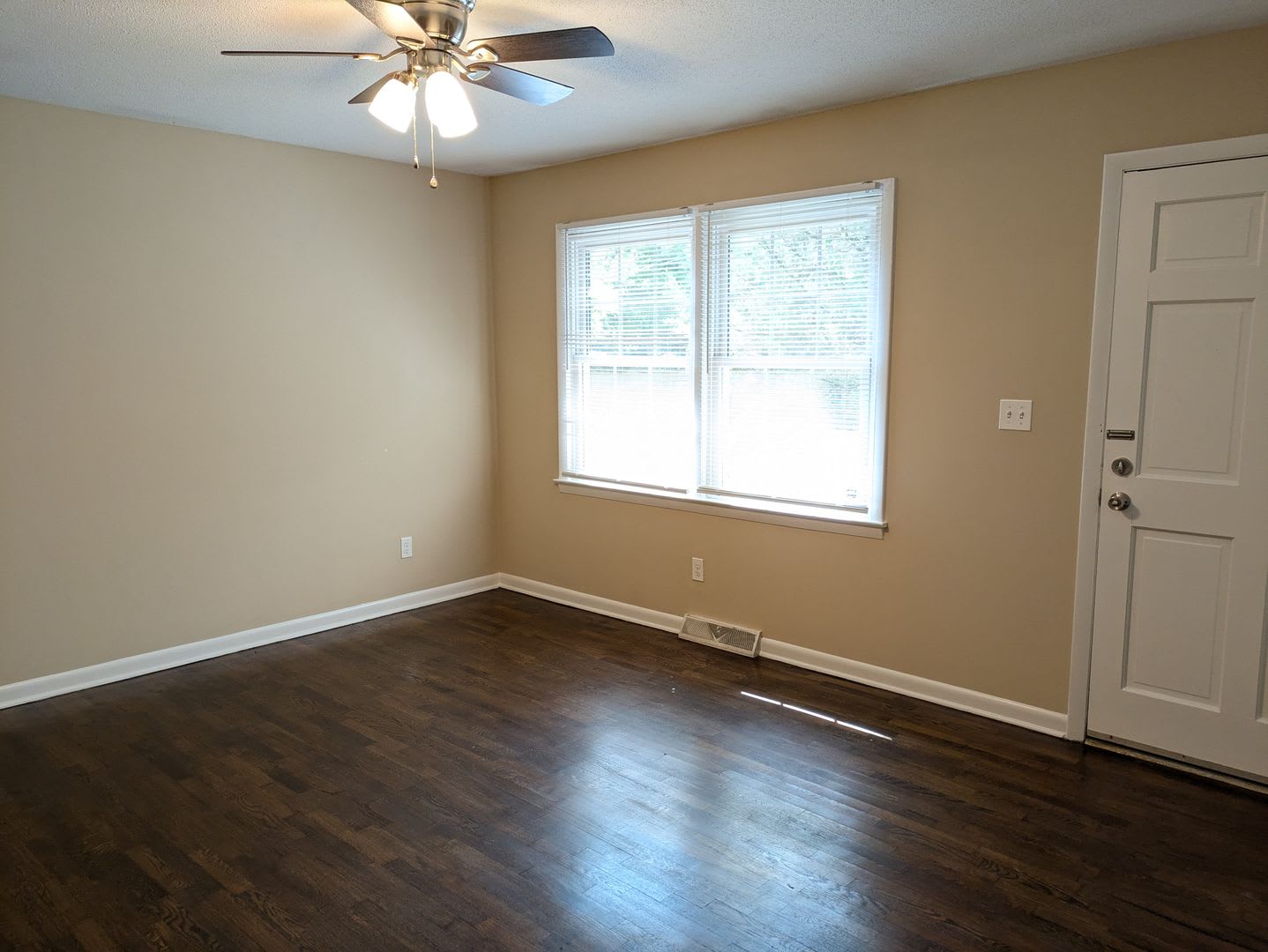 Cute All Brick Ranch Close To Mooresville Schools – photo 3