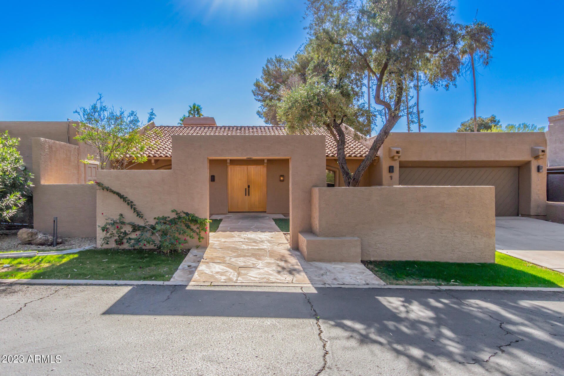 4450 E CAMELBACK Road – photo 2