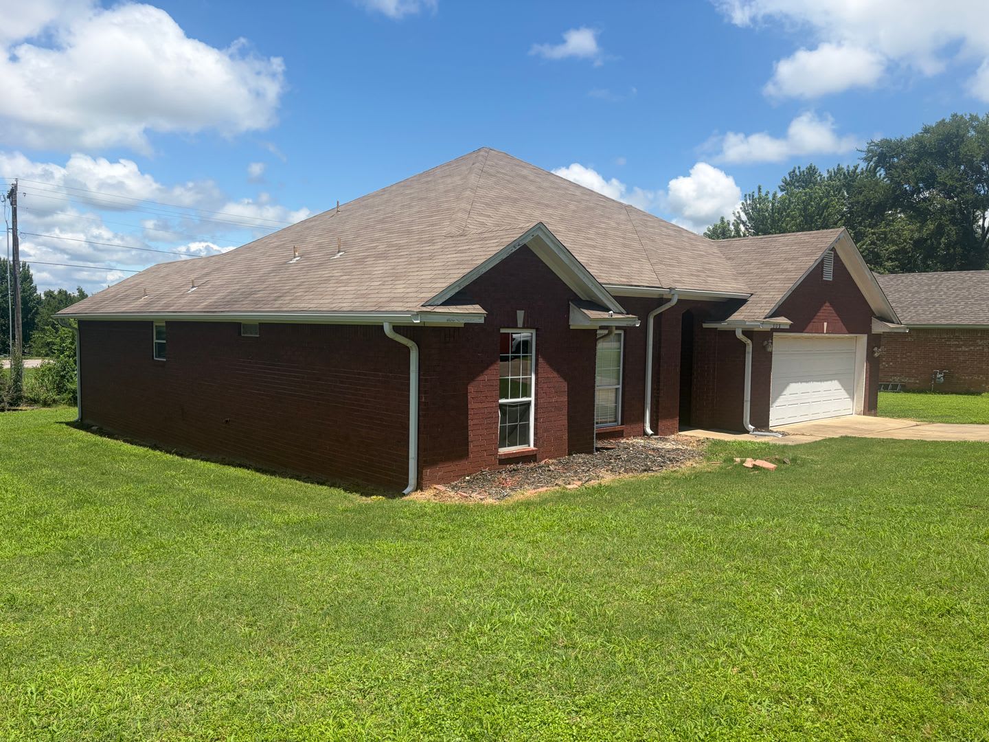 3 Bedroom and 2 Bathroom House – photo 3