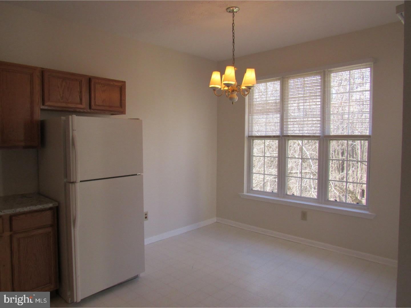 421 WOODSTOCK Lane – photo 5