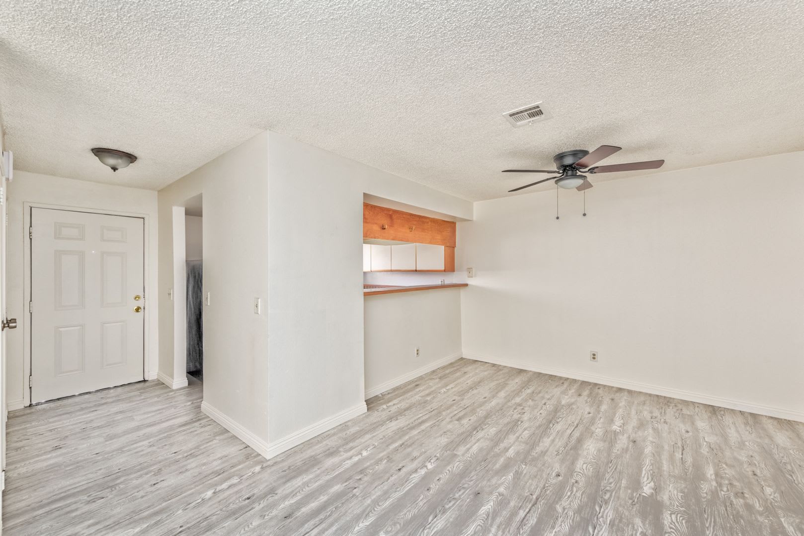 2080 Karen Avenue Unit 63 Las Vegas Nevada 89169 – photo 2