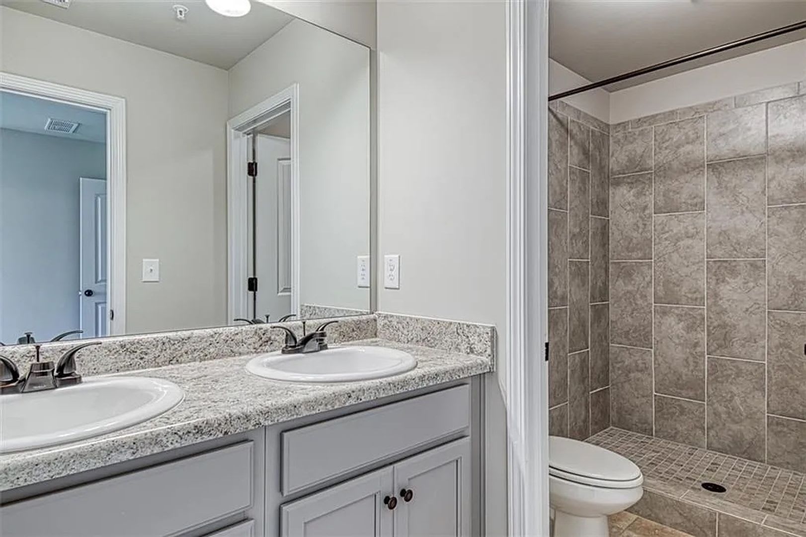 Room in 3 Bedroom Home at Bayrose Cir – photo 5