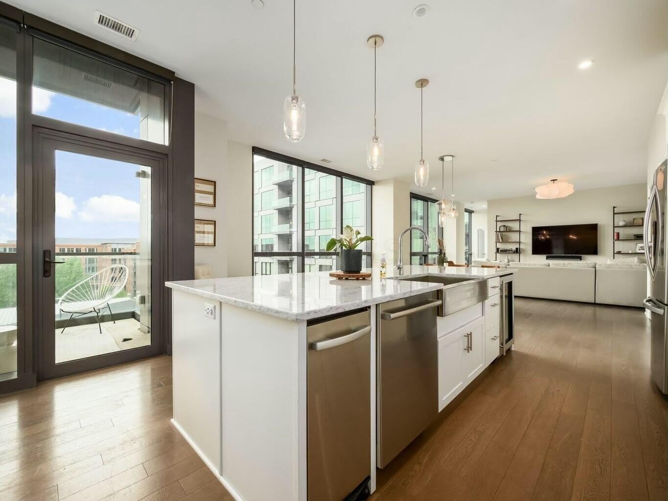250 W Spring Street – photo 5