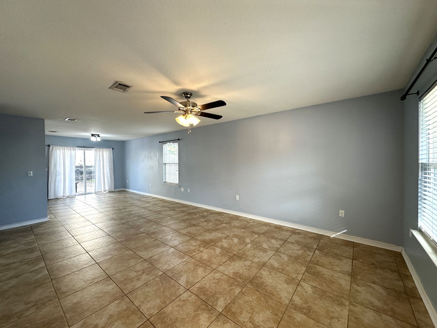 4 Bedrooms And A Bonus Room – photo 4