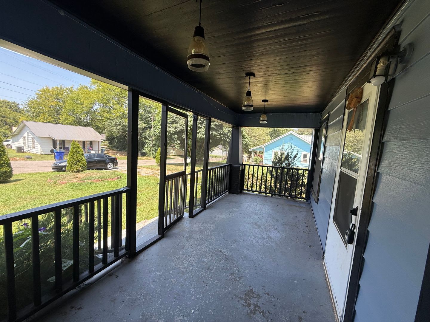 3 Bedrooms 3 Bath home in Cleveland! – photo 3