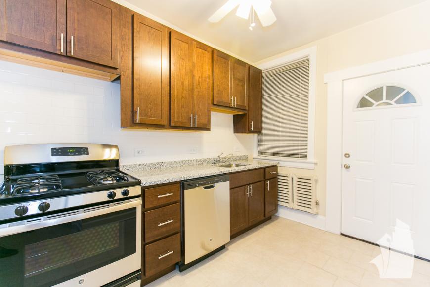 1609 W Berteau Ave – photo 1