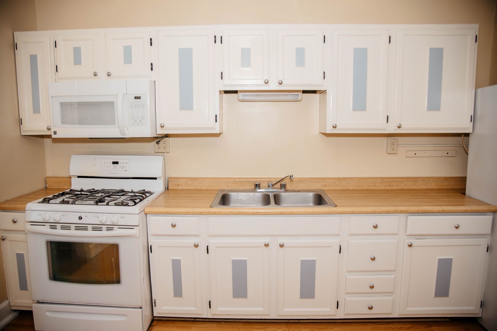 327 Spruce St – photo 5