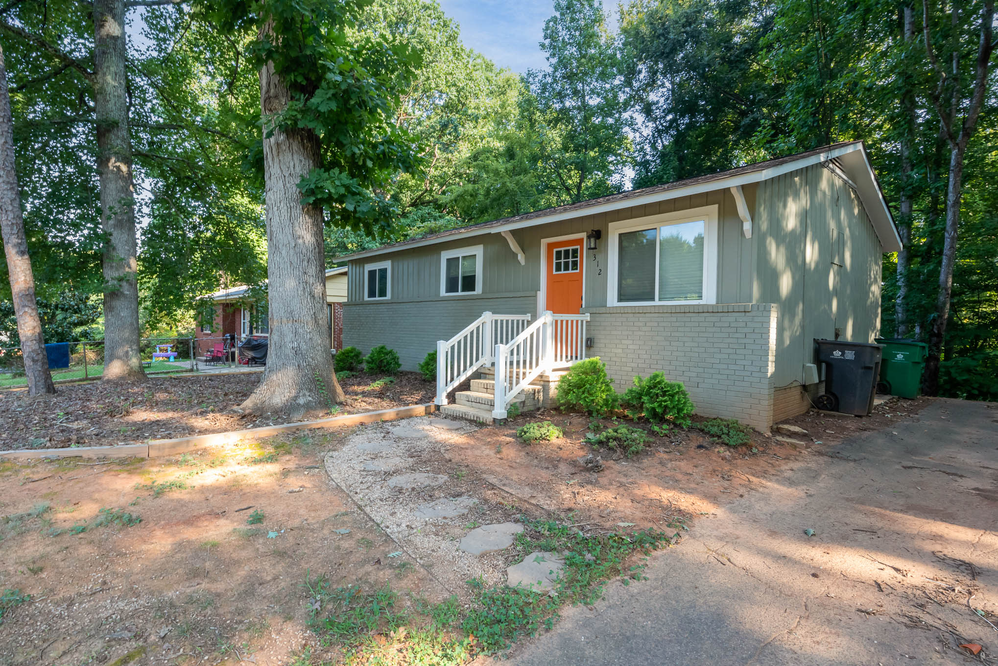 312 Glenrock Drive – photo 2