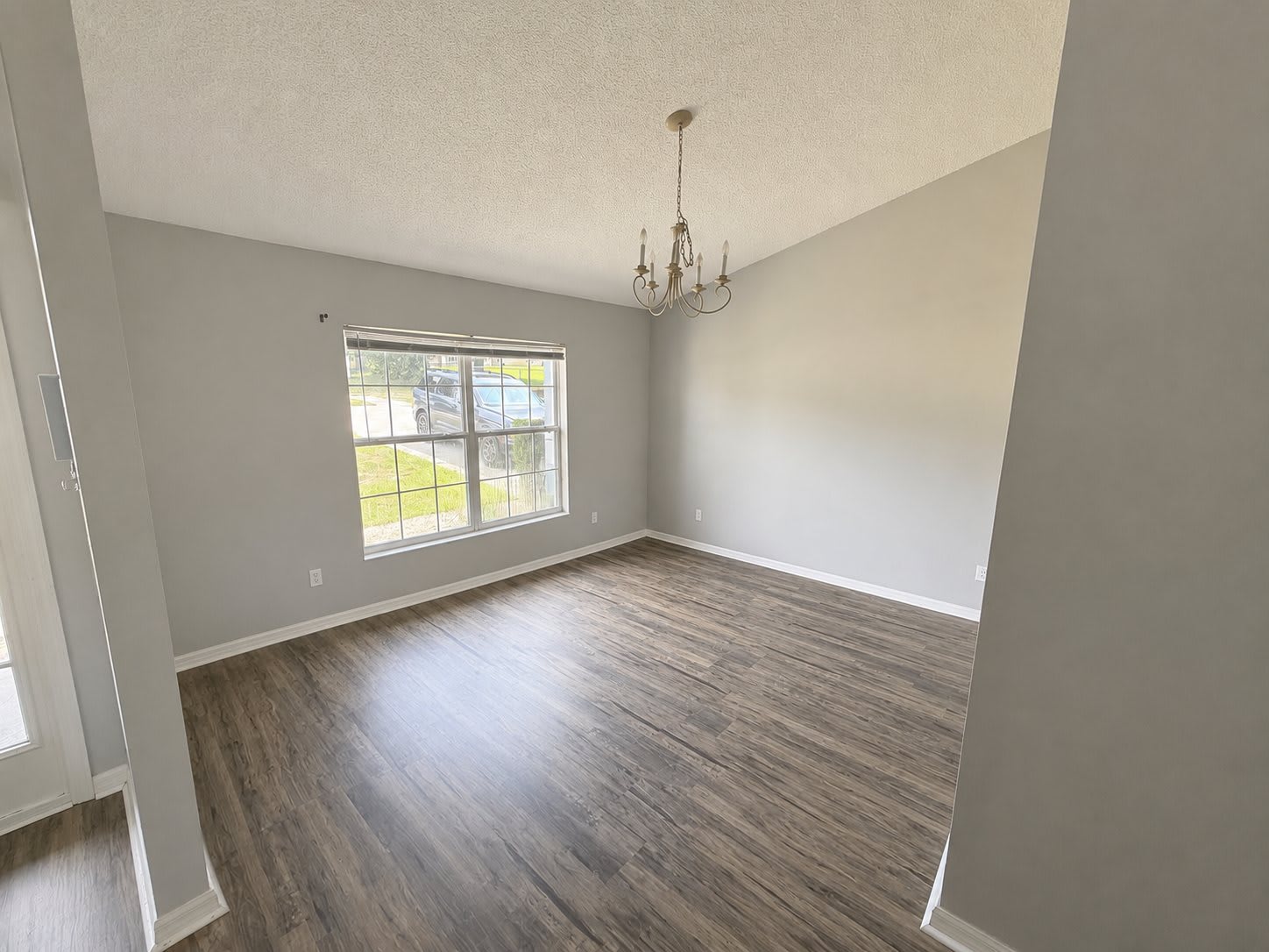 1325 Oakwood Ct – photo 3