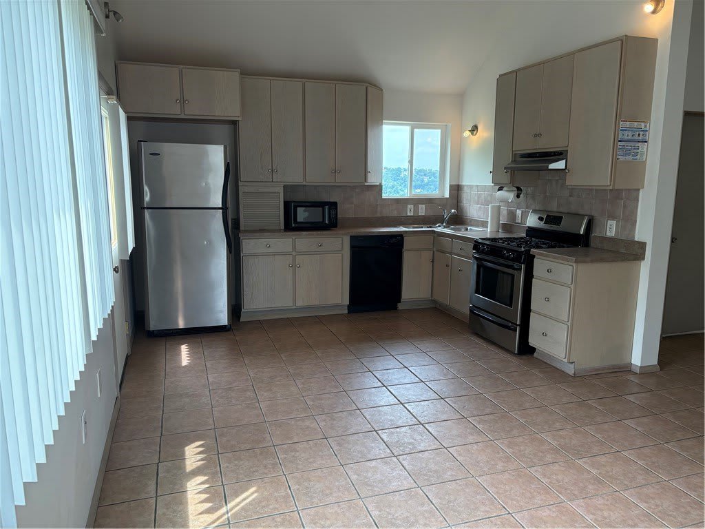 225 Tasso St – photo 2