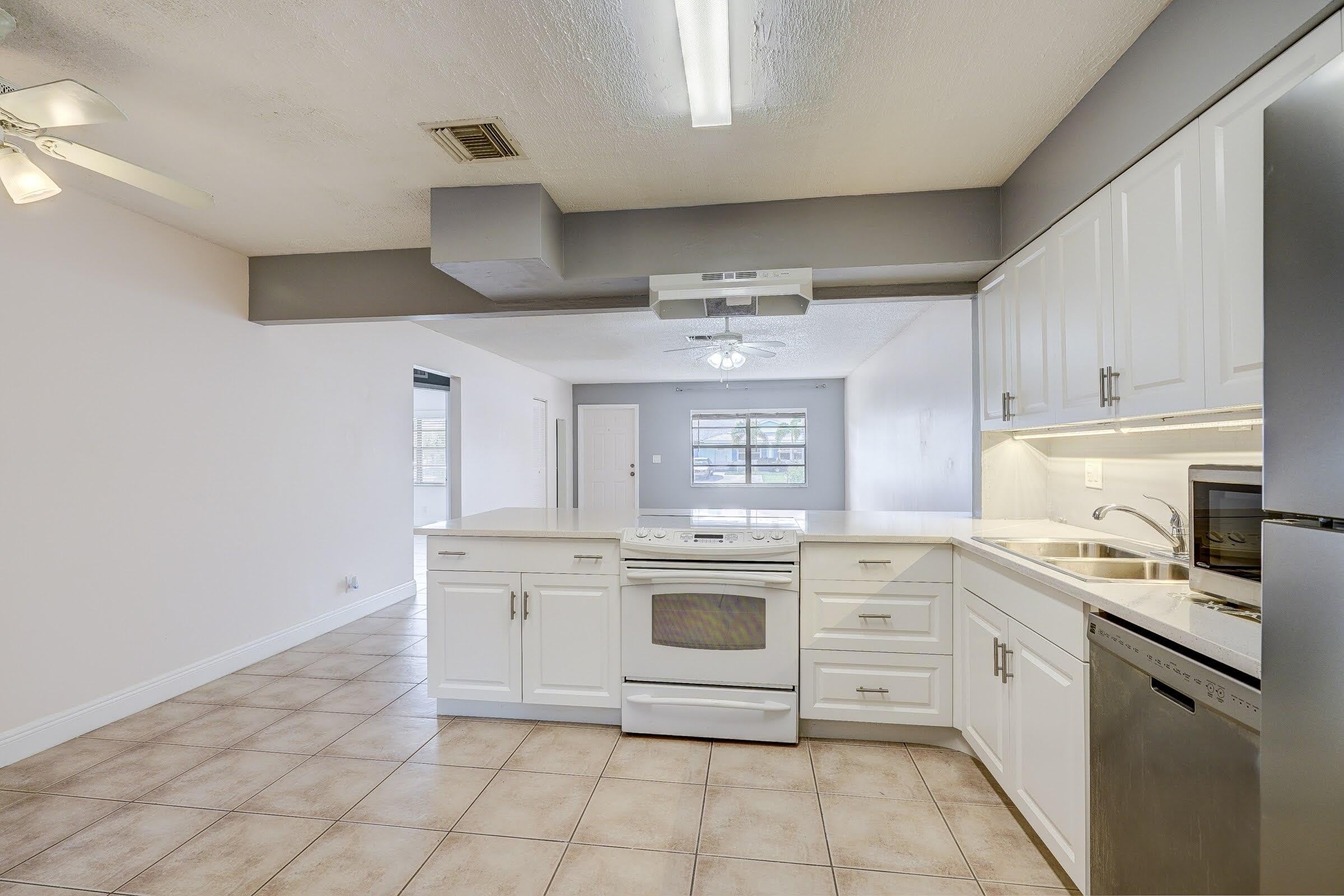 3929 Kenas Street – photo 4