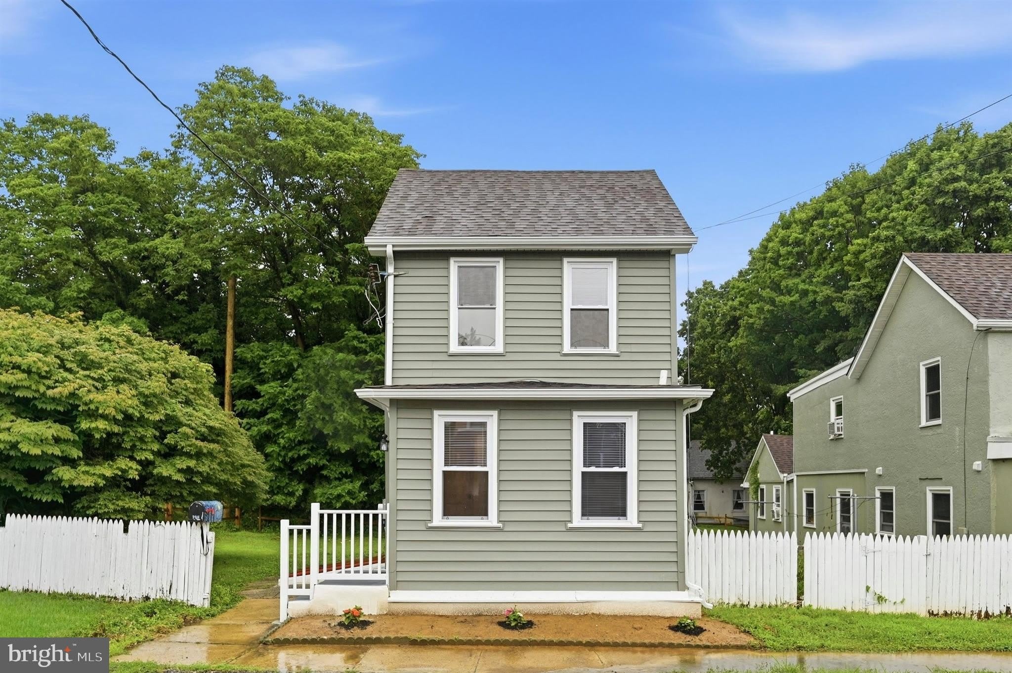 705 FORREST Avenue – photo 1