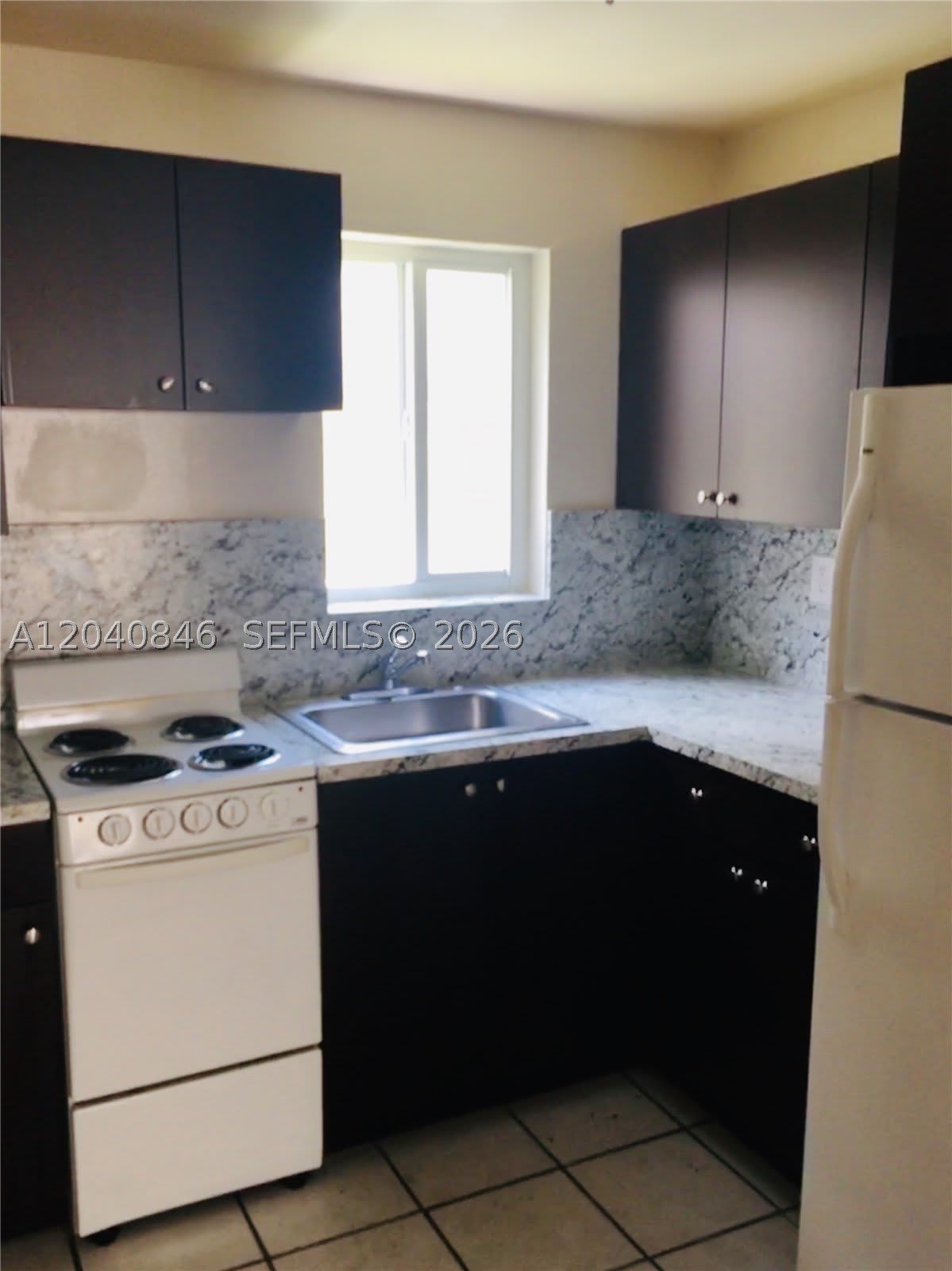 960 Biarritz Dr – photo 3
