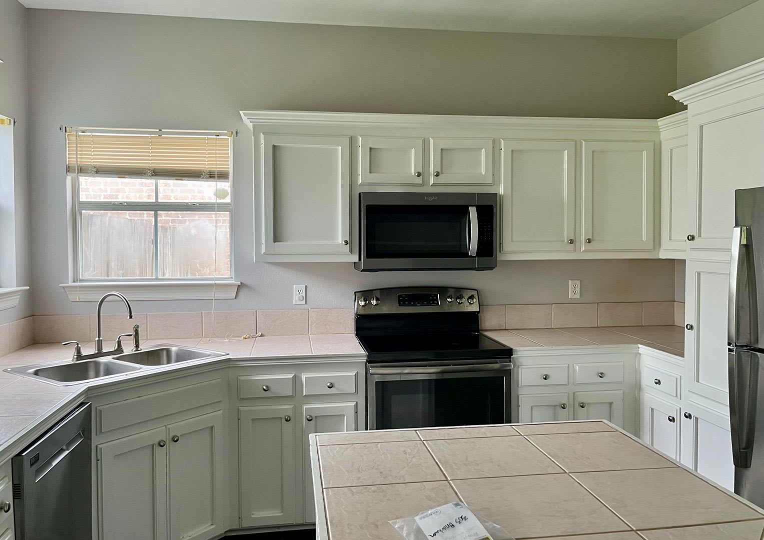 Beautiful home off Burbank Ready for you – photo 5