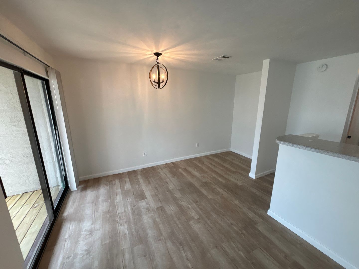 2 Bedroom 2 1/2 bath in the Lakes Townhome Community! Complete Remodel! – photo 5