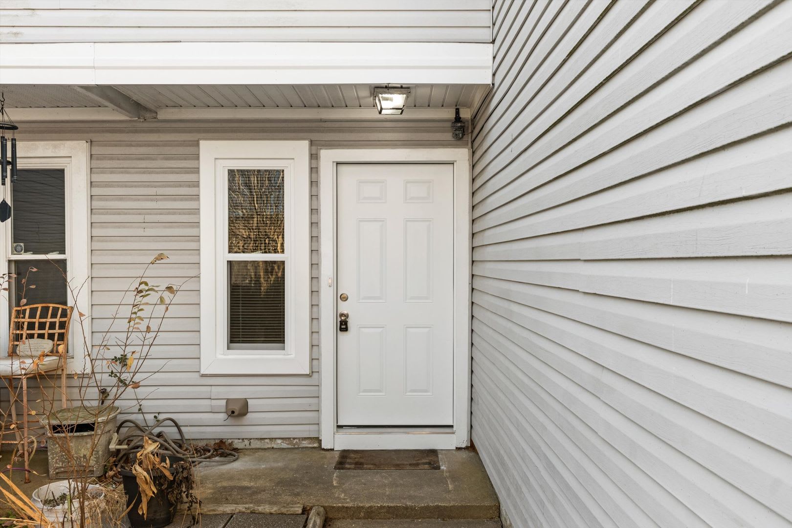Stylish Living Meets Ultimate Convenience in This 3BR/2.5BA Ocean Lakes Townhome! – photo 4