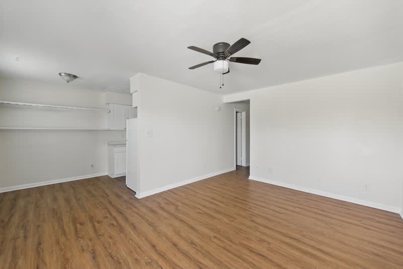 711 Easy Street – photo 3