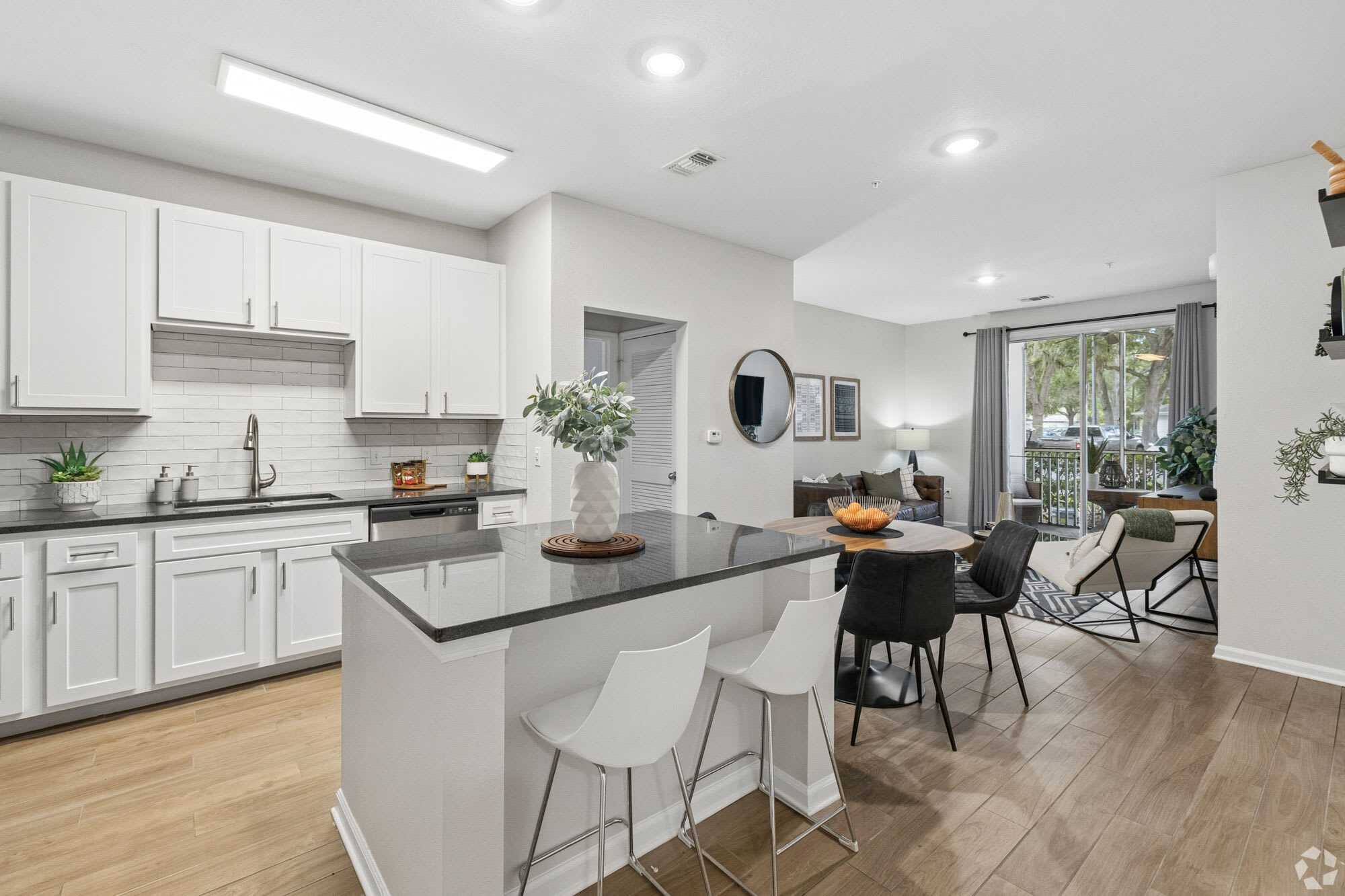 Luxe1820 – photo 2