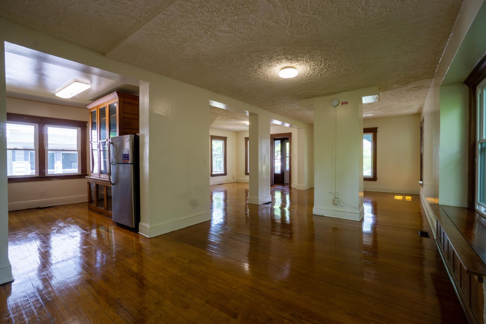 960 Lancaster Ave – photo 3