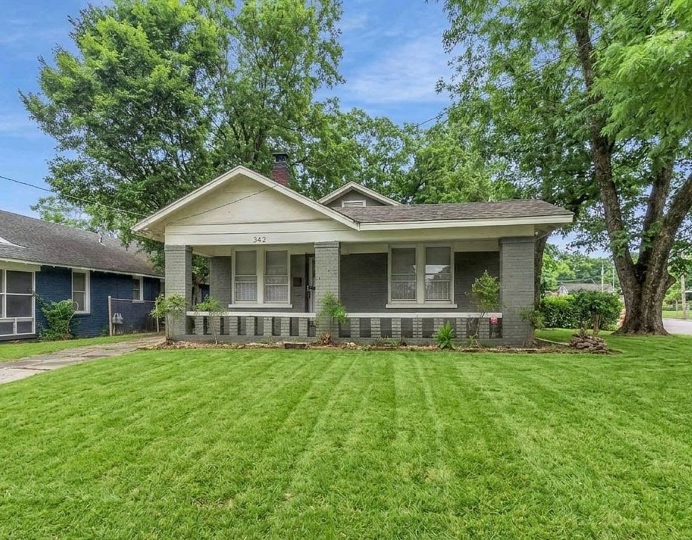 Heart of Midtown, close to Crosstown Concourse! ~ RENT REDUCED! – photo 1