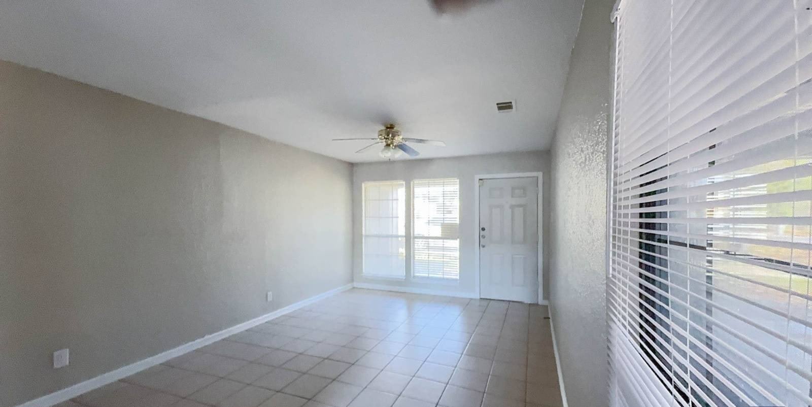 909 Wells St – photo 2