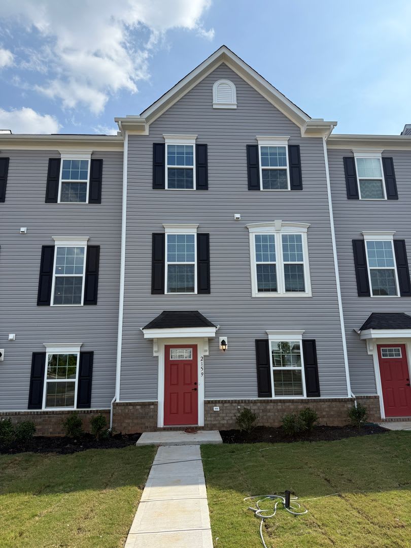 Beautiful Townhome – photo 1