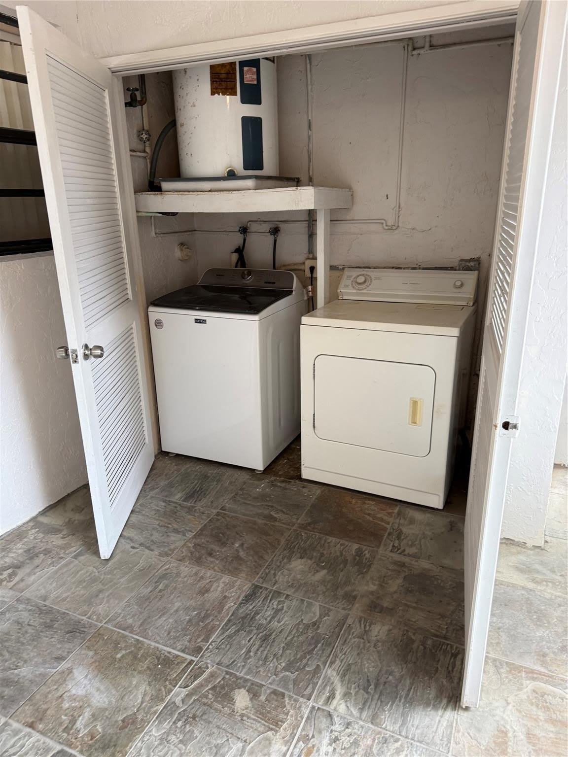 8601 NW 34th Place – photo 3