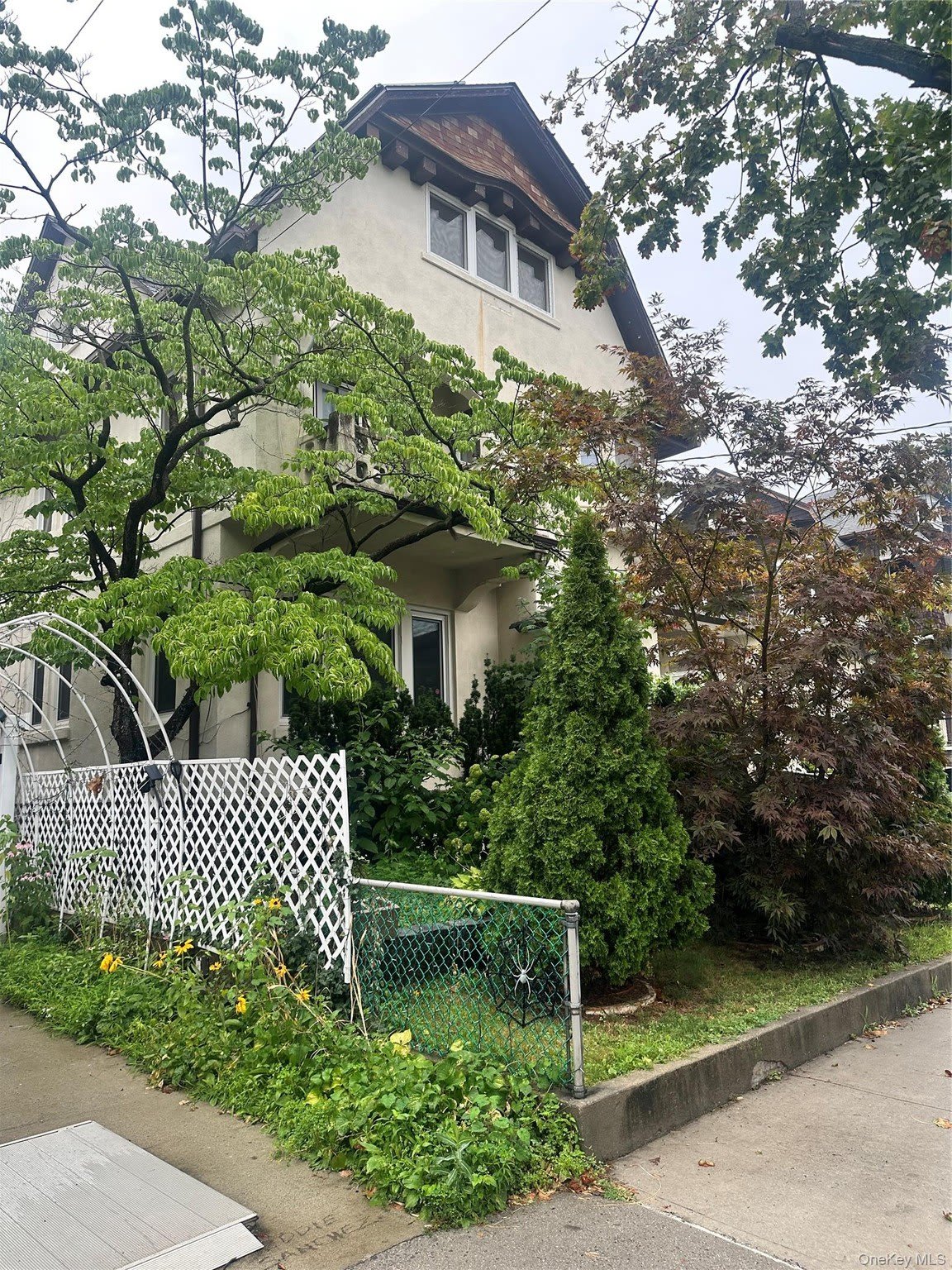 409 W 261st Street – photo 3