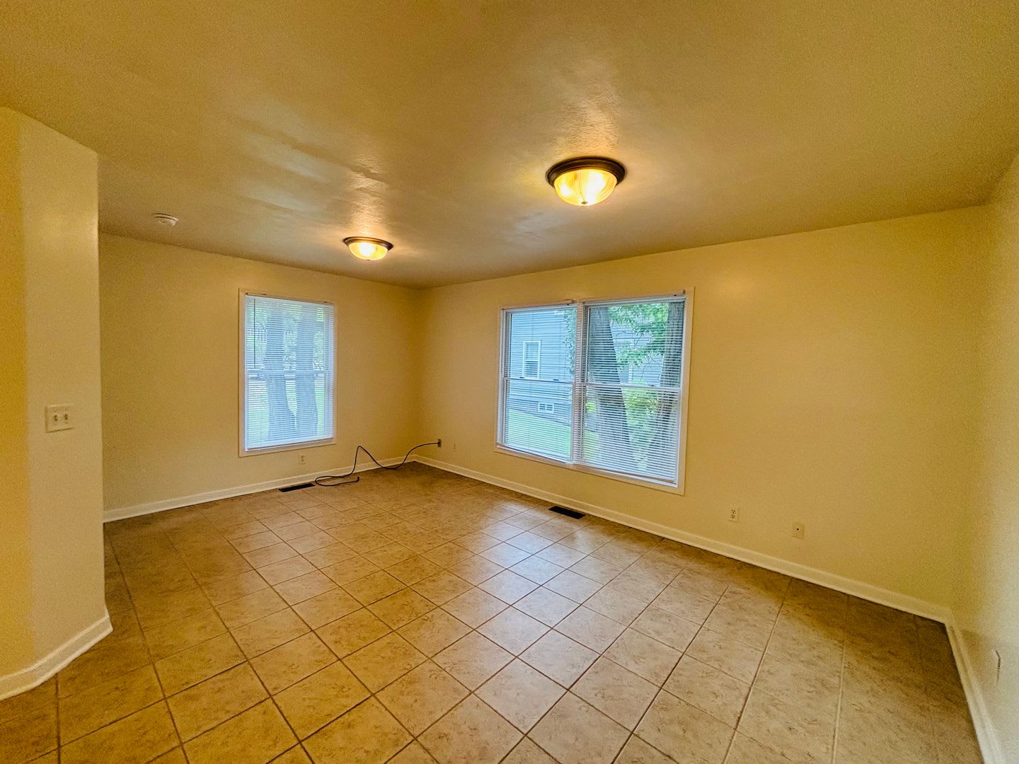 3 Bedroom, 2.5 Bath Duplex – photo 2