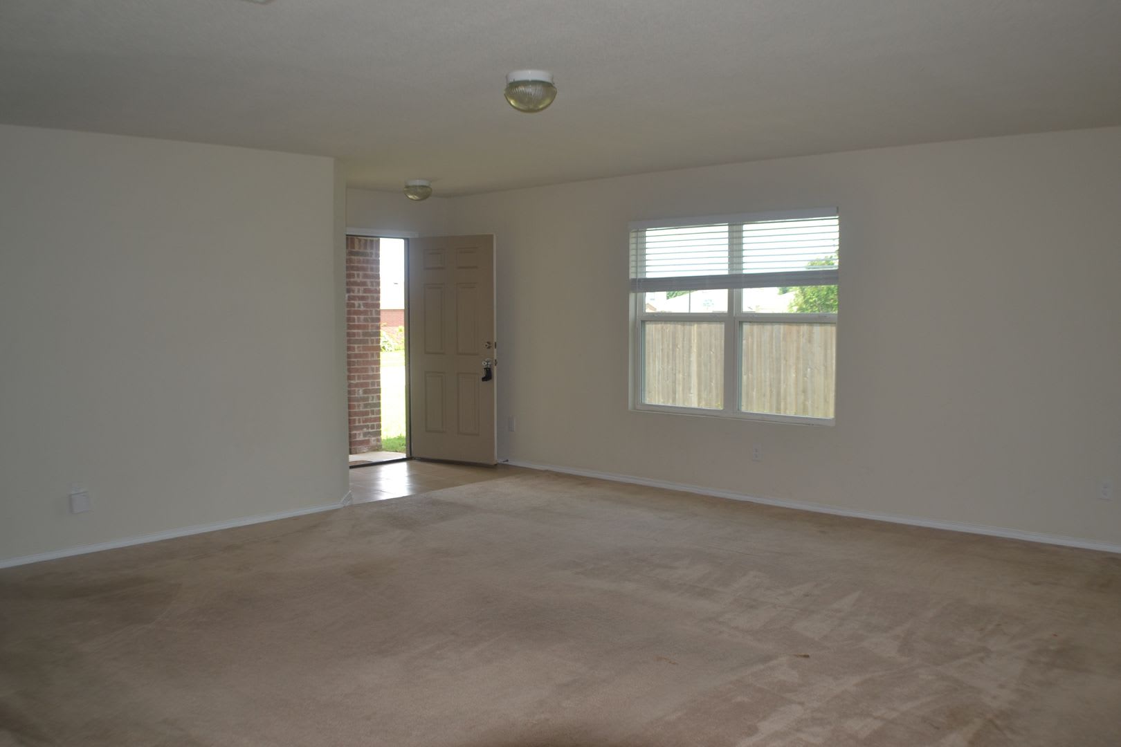 House for Lease in Sherman – photo 3