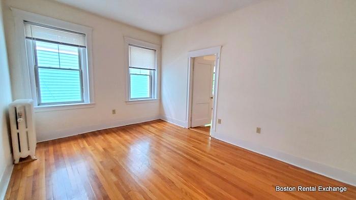 91 Trowbridge St. – photo 2