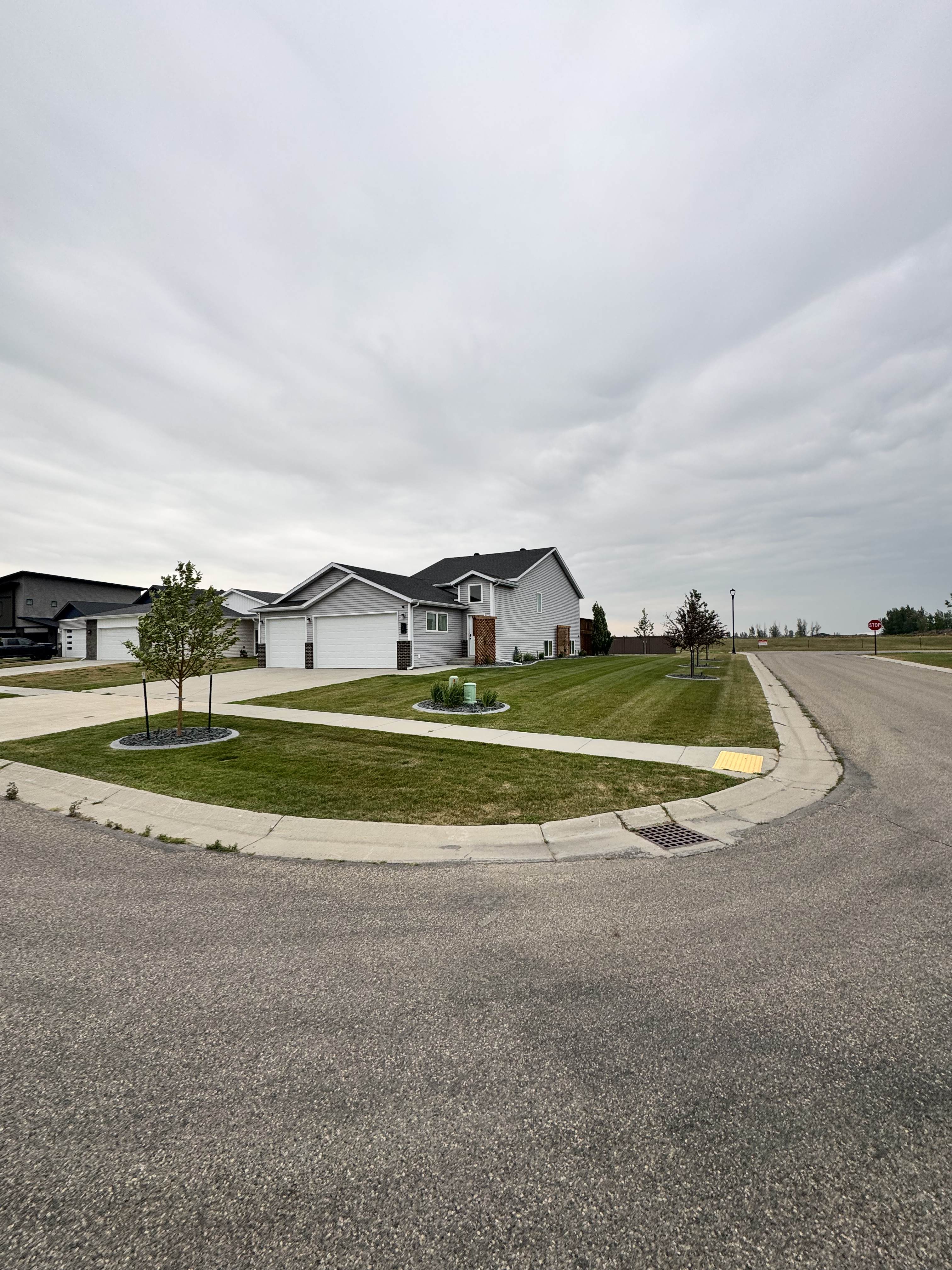 622 6th Street East – photo 1