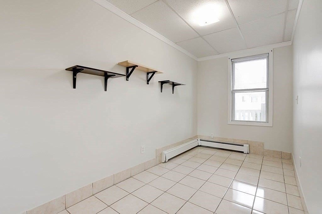 156 Bennington St – photo 5