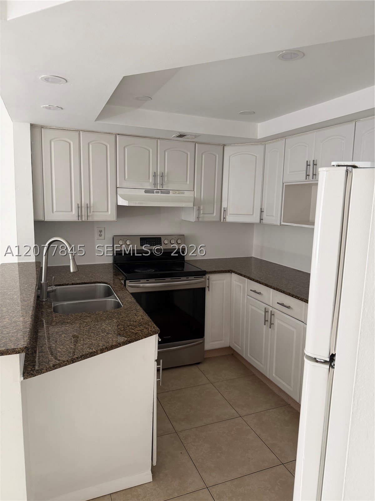 8335 SW 152nd Ave – photo 4