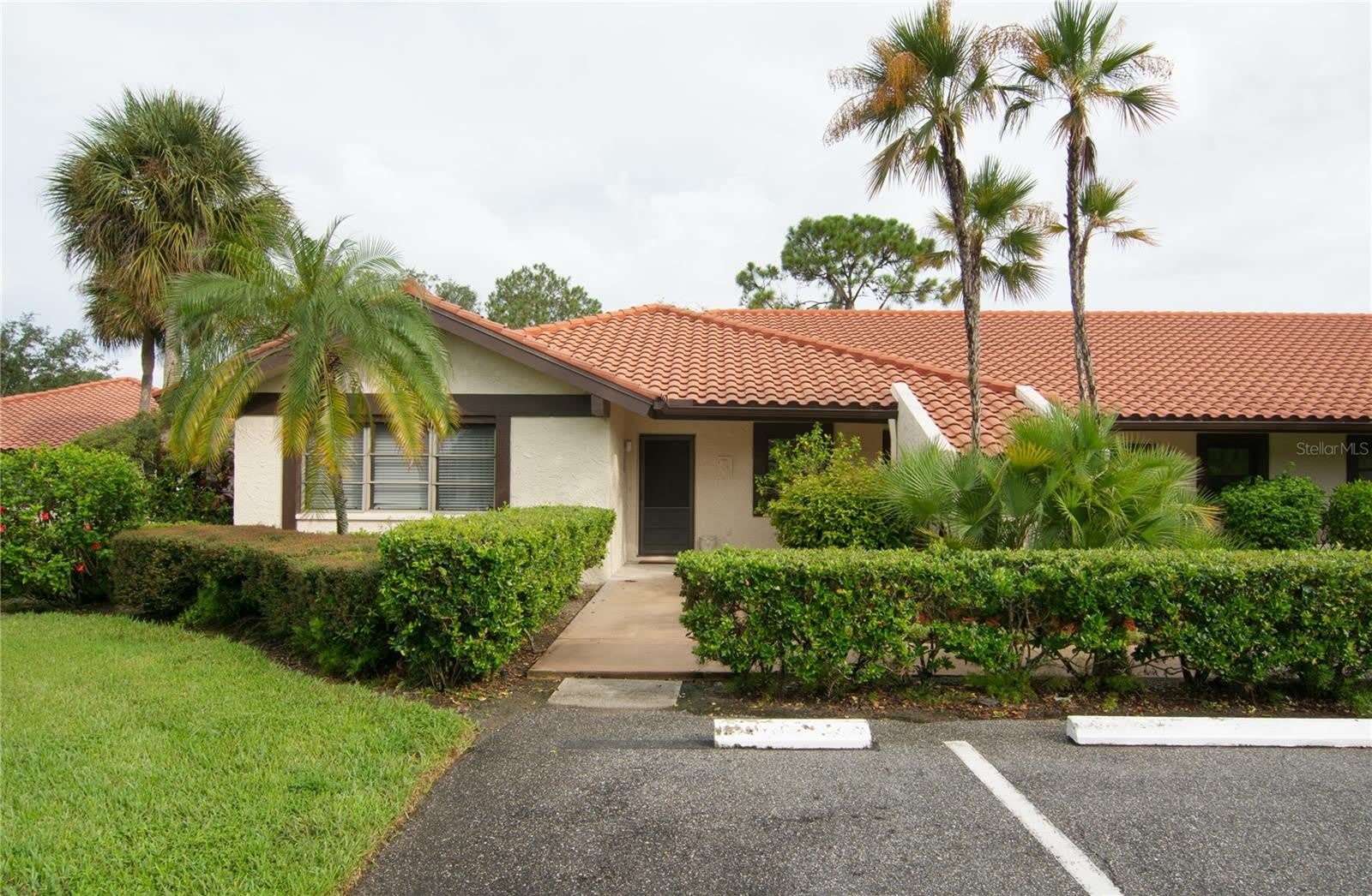 5635 Golf Pointe Drive – photo 1
