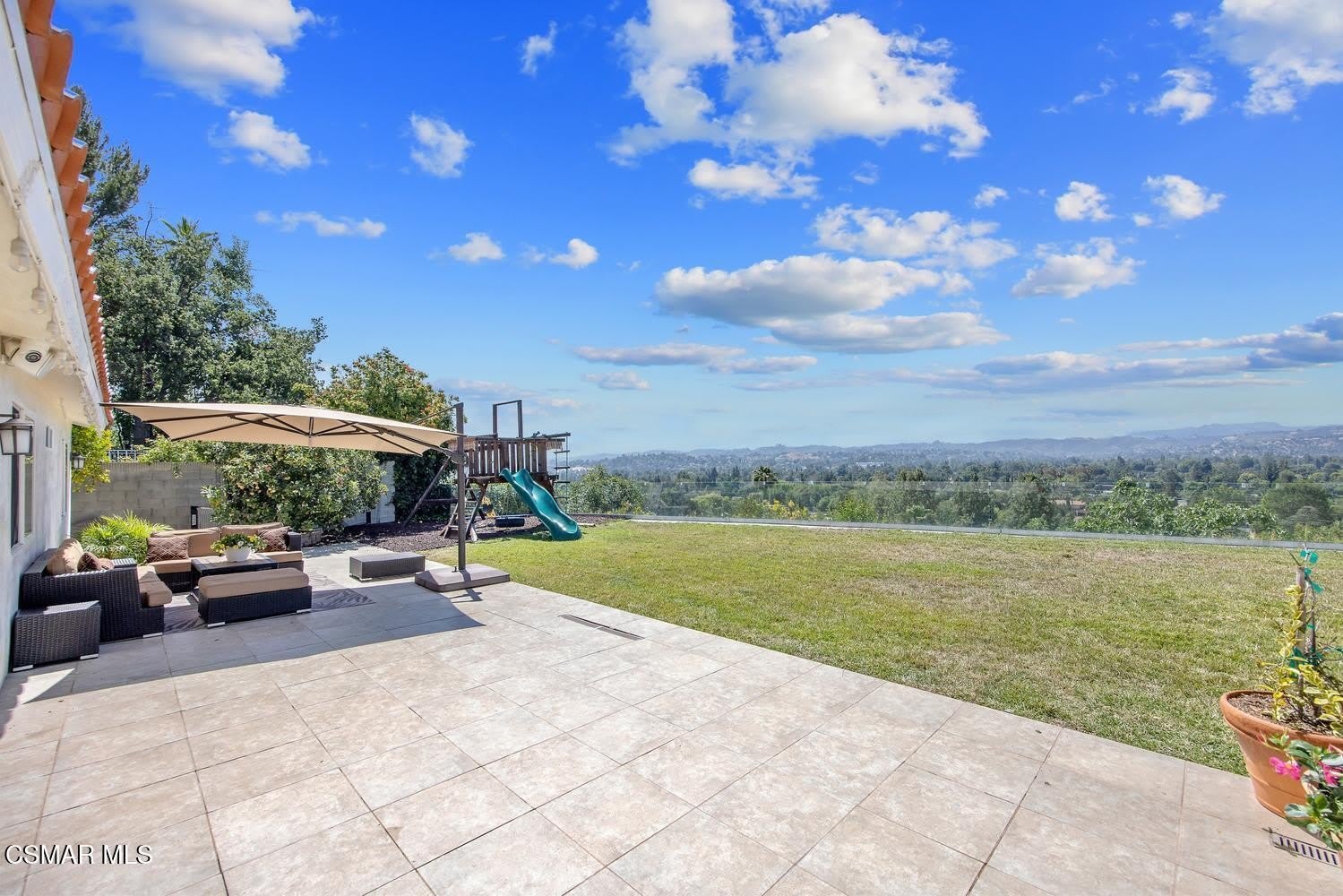 23350 Aetna Street – photo 2