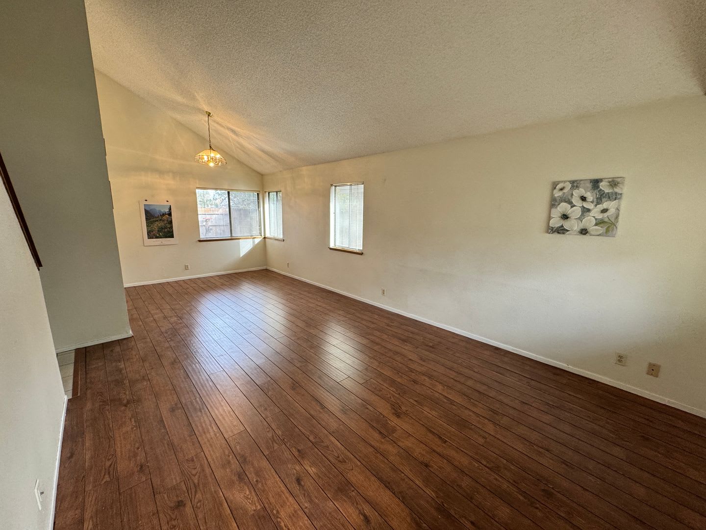 Beautiful 4 Bedroom Home – photo 2